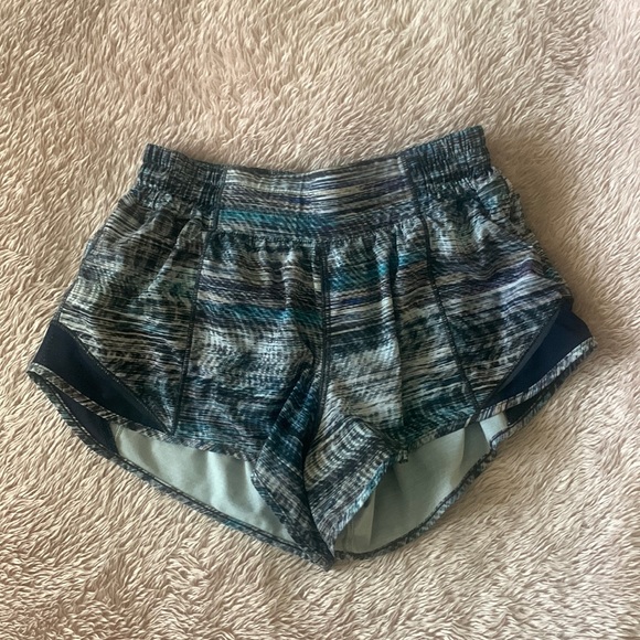 lululemon athletica Other - Hotty Hot shorts 2.5 inch inseam size 4